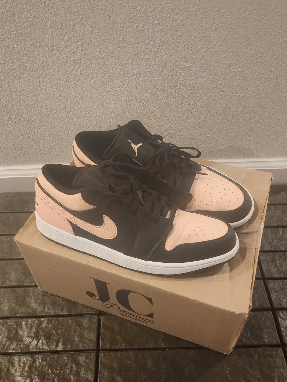 Men's Air Jordan 1 Low 'Crimson Tint'